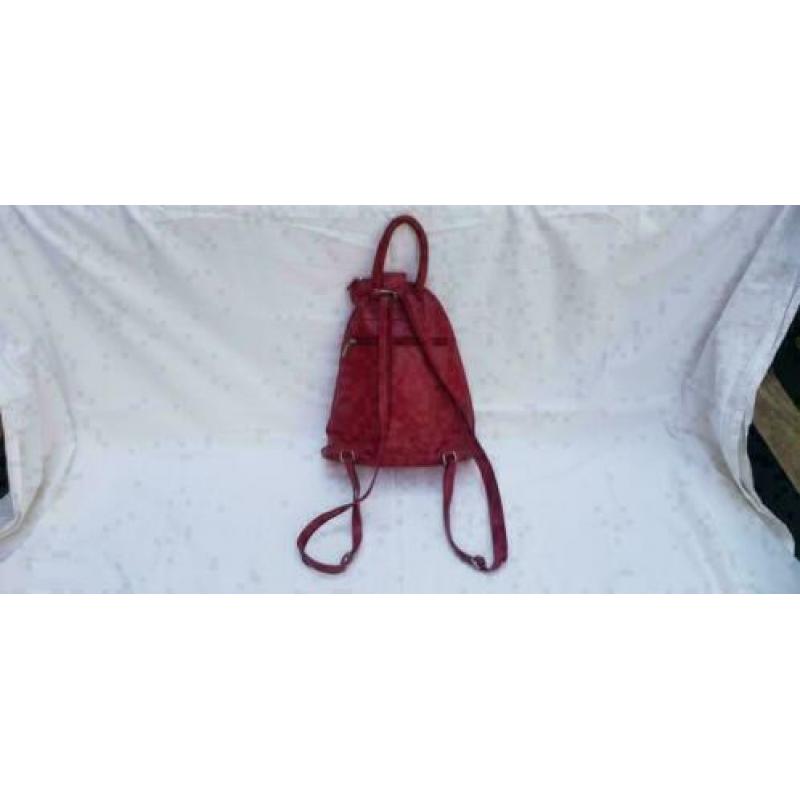 RUGZAK damestas rood leder, zeer fraai (nr F160)