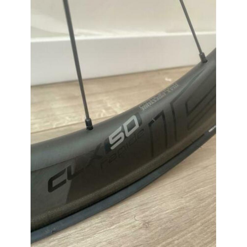 2018 Specialized SL5 58cm w/Di2 & CLX 50 wheels.
