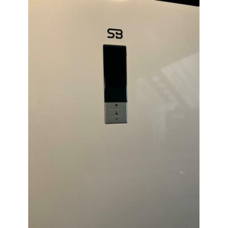 SB 4058 koel vriescombinatie 324 liter nieuw A+++