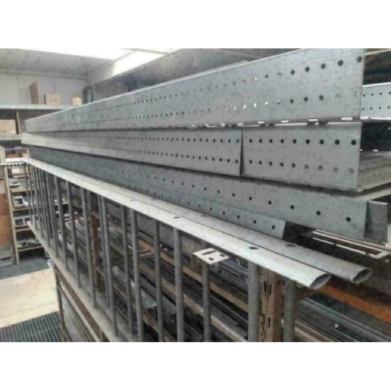Kabelgoot 600 mm voor b.v. een industriële look