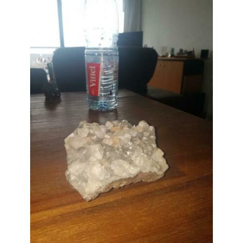 Cluster Bergkristal met honingcalciet 800 gram (bieden)