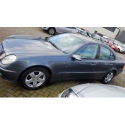 Zeer nette Mercedes avant-garde 320cdi