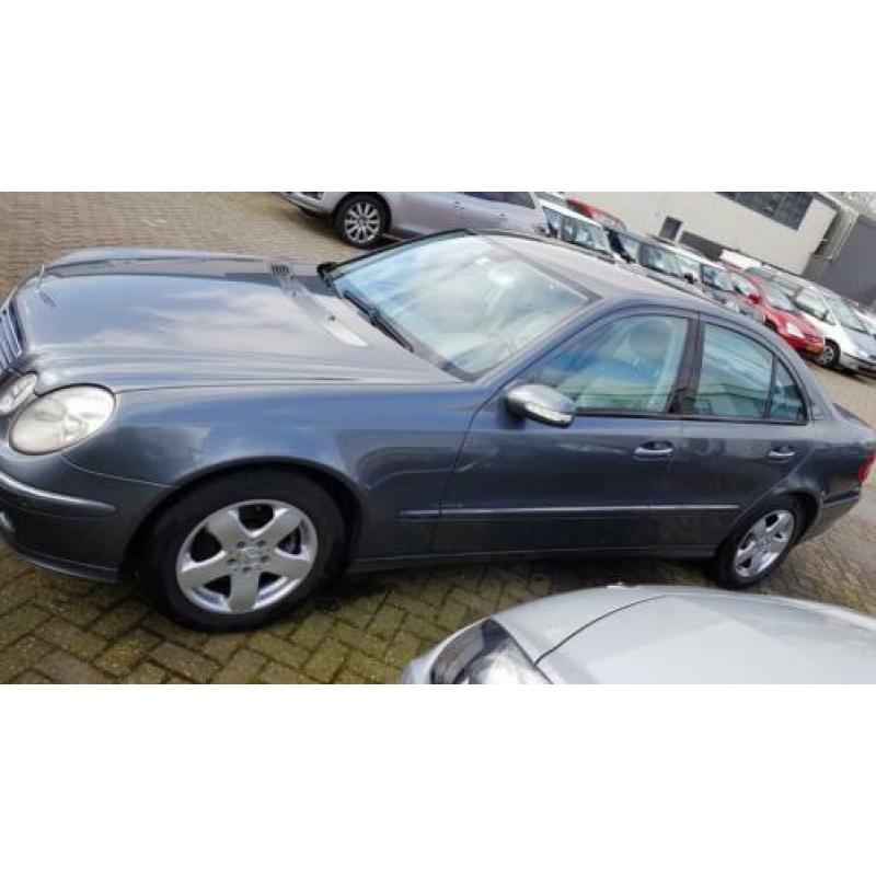 Zeer nette Mercedes avant-garde 320cdi