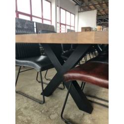 Magazijn Leegverkoop Grote eiken houten eettafel industrieel