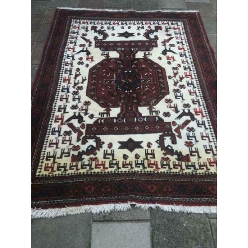 Handgemaakt tapijt