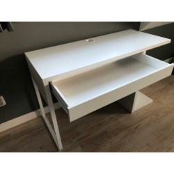 Bureau Micke Ikea weinig gebruikt