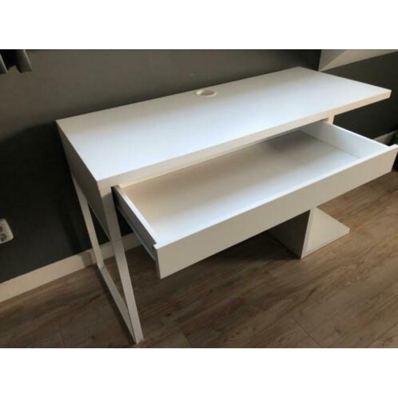 Bureau Micke Ikea weinig gebruikt