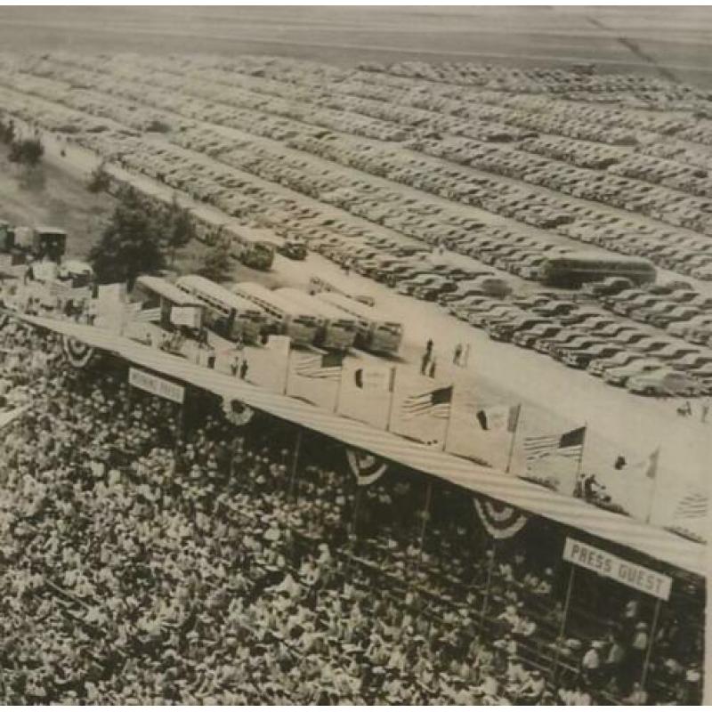 Nieuwsfoto autoraces Akron USA homemade cars 1948