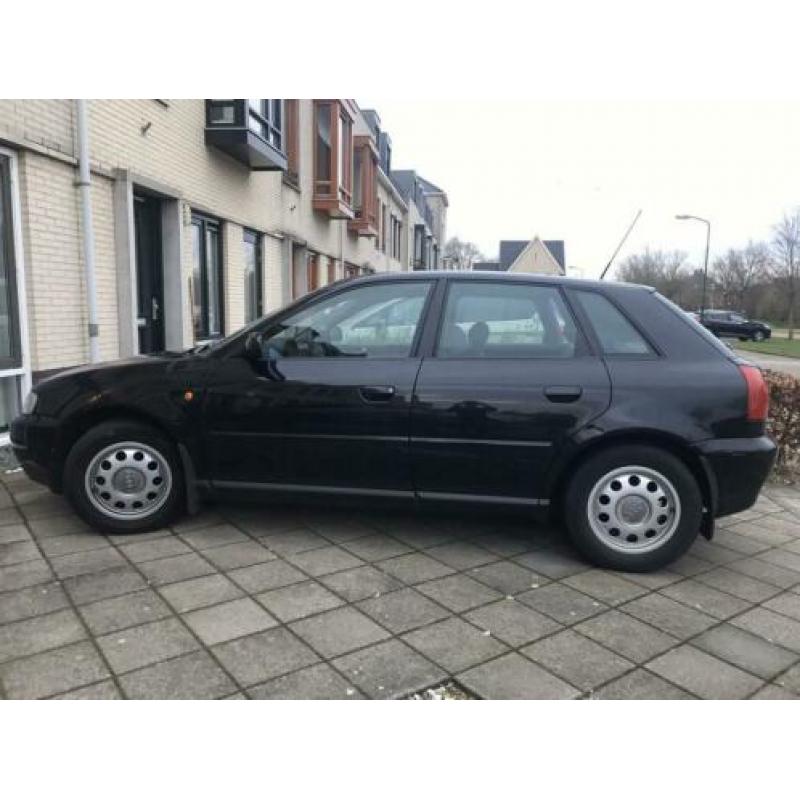 Audi A3 1.6 74KW 5D 2000 Zwart, distrib.riem nog te verv!
