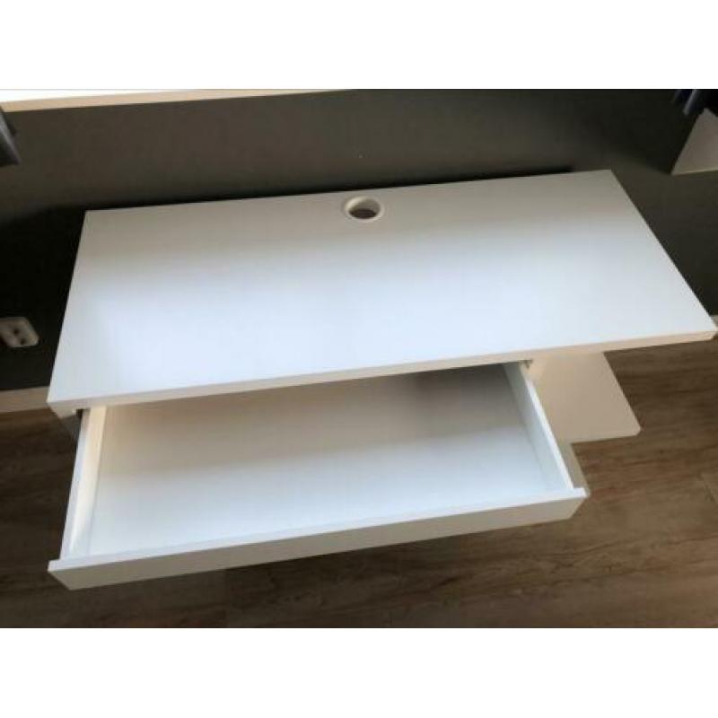 Bureau Micke Ikea weinig gebruikt