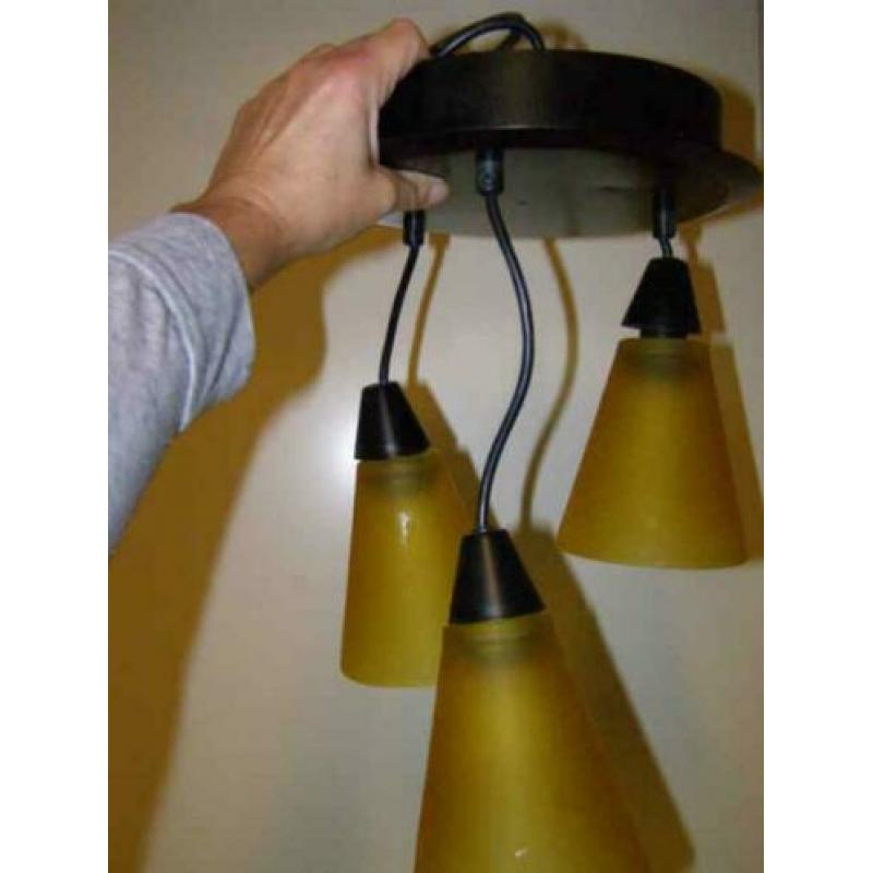 Ikea hanglamp met gele kapjes (A18 2999)