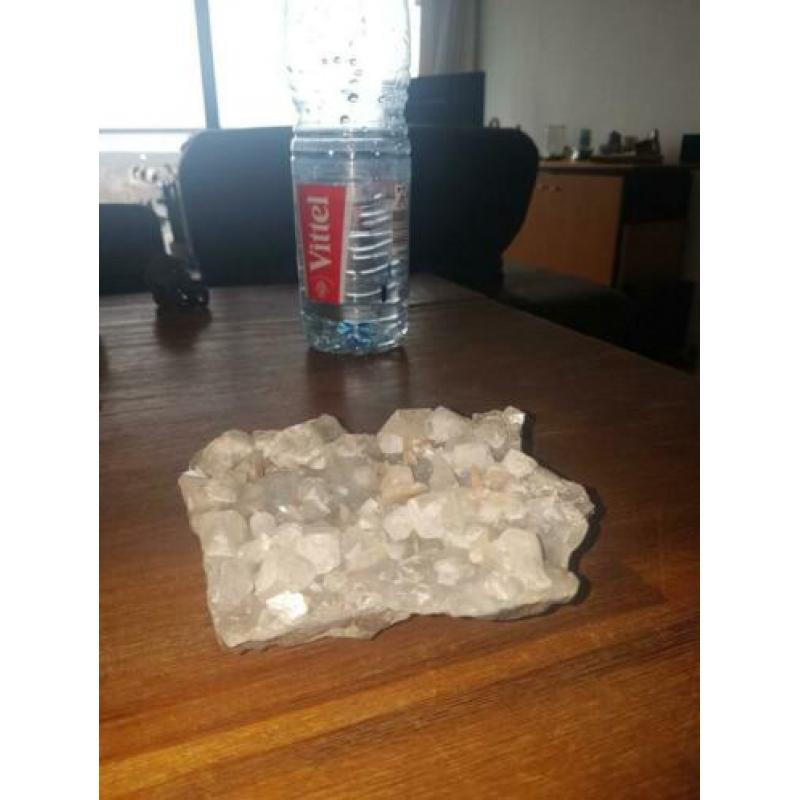 Cluster Bergkristal met honingcalciet 800 gram (bieden)