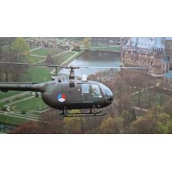 Legerhelicopter boven Haarzuilens
