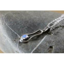 zilveren hanger met ketting , elegant