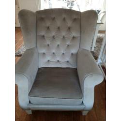 mooie fauteuil stof kleur kaki.weinig op gezeten