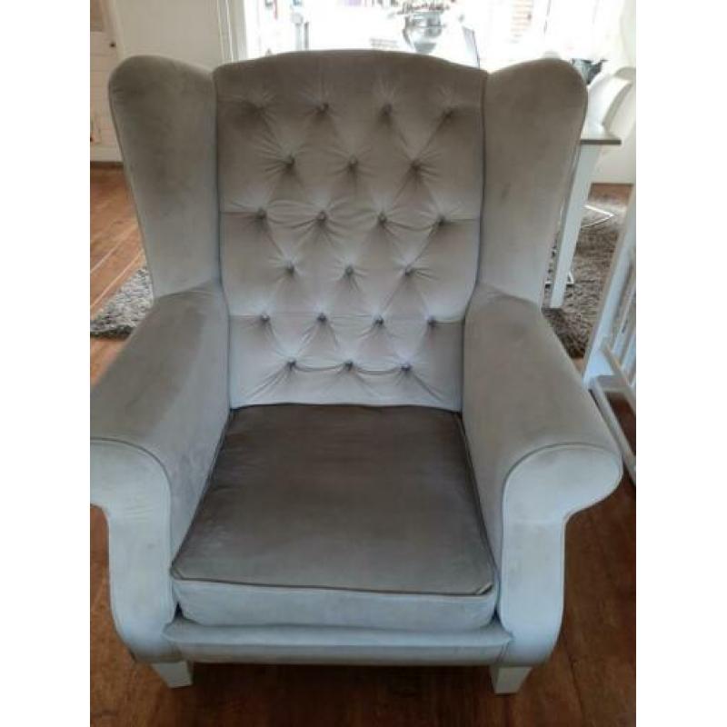 mooie fauteuil stof kleur kaki.weinig op gezeten
