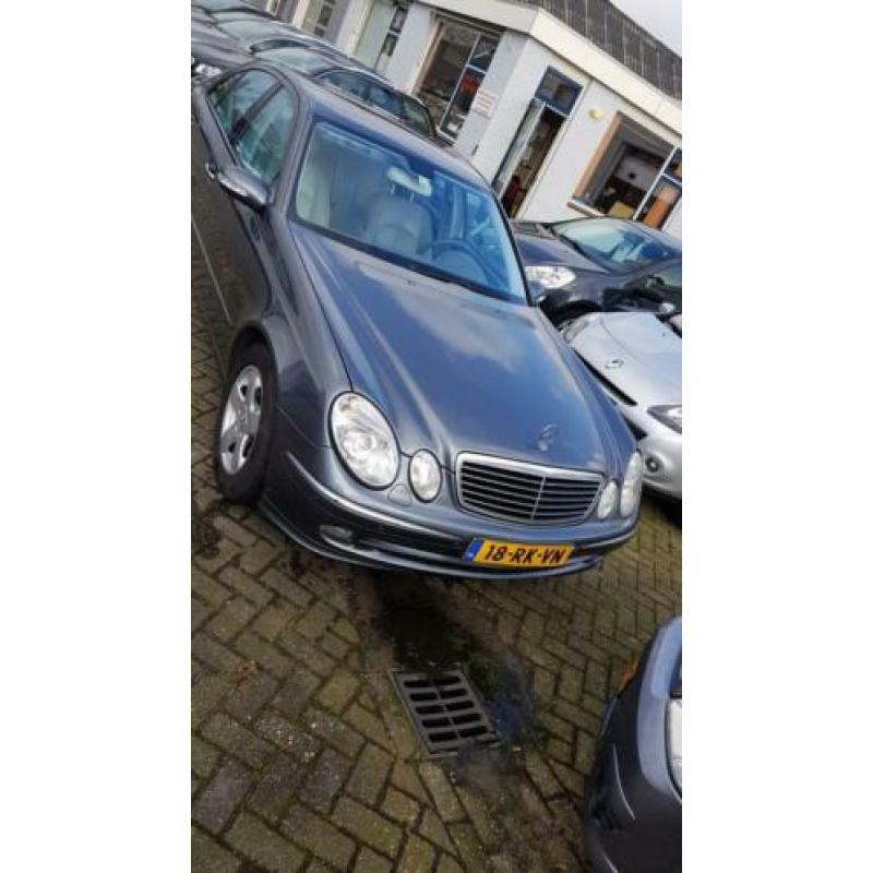 Zeer nette Mercedes avant-garde 320cdi