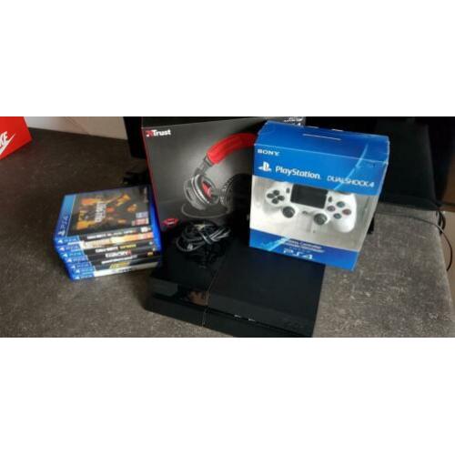 PS4 compleet met controller,headset en 7 spellen