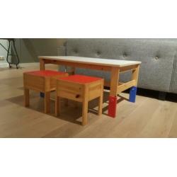 Ikea kindertafel + kinderkrukjes