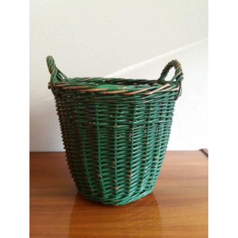 Groen en oranje rieten mandje retro bloempot