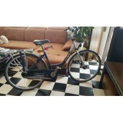 Giant 28 inch damesfiets met naafdynamo.