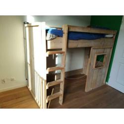 Mooie steigerhouten hoogslaper 1 persoons bed 90x200cm