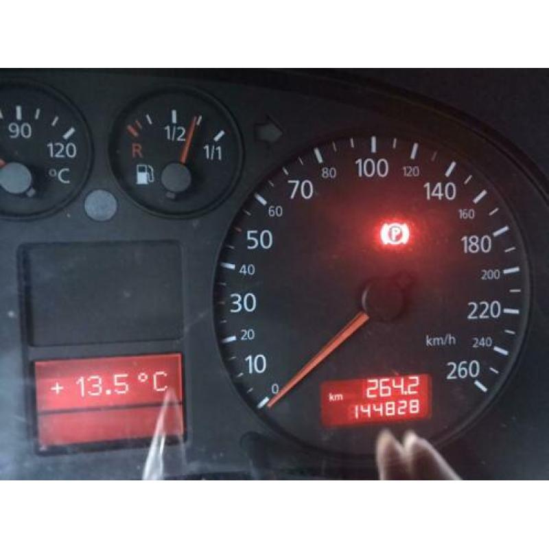 Audi A3 1.6 74KW 5D 2000 Zwart, distrib.riem nog te verv!