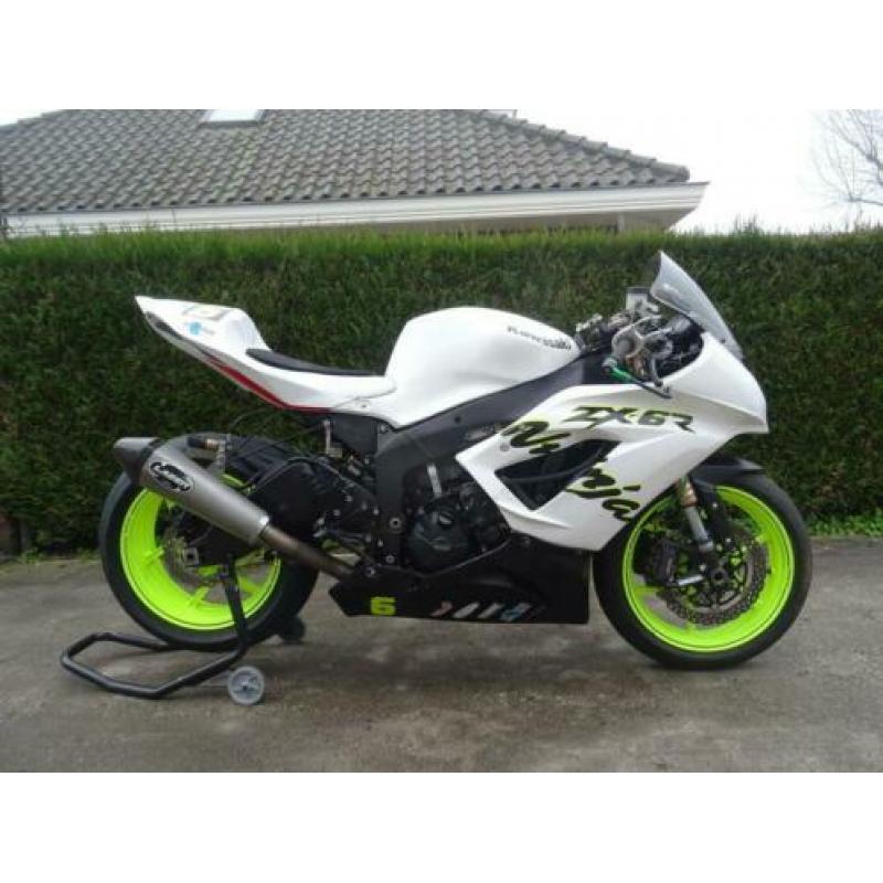 Kawasaki ZX6R Ninja # 2010 # Circuit Motor Racer # Optie's