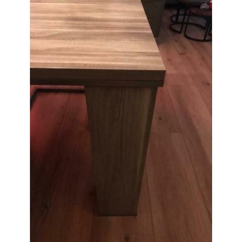 Zeer duurzame, robuuste eettafel