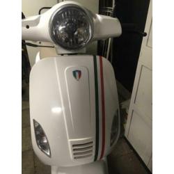 Iva snorscooter scooter 2015 Vespa look 1e eigenaar!