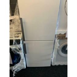 SB 4058 koel vriescombinatie 324 liter nieuw A+++