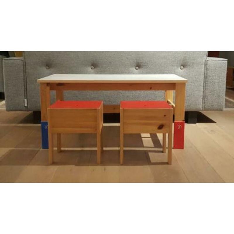 Ikea kindertafel + kinderkrukjes
