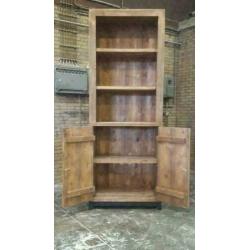 Steigerhout boekenkast met stalen onderstel