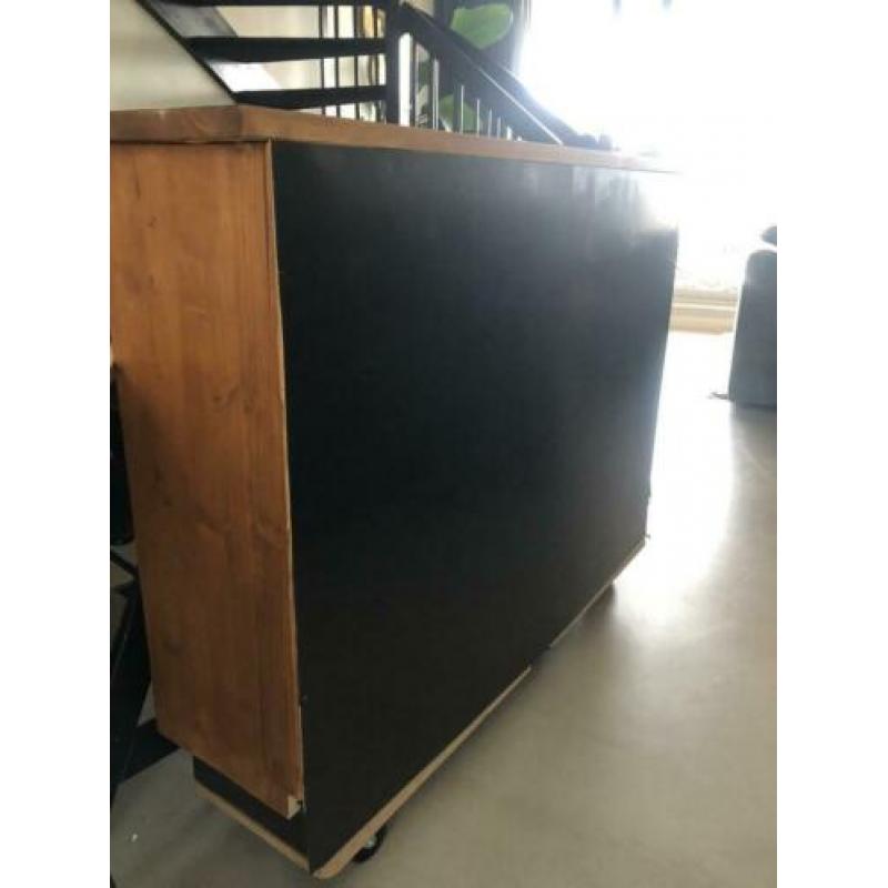 TV-Lift in unieke TV-kast op wieltjes (eikenhout met zwart)
