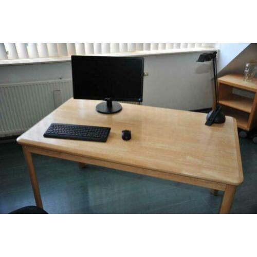 Massief blank hardhouten bureau 140x82cm