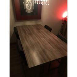 Zeer duurzame, robuuste eettafel