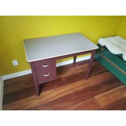 Vintage Gispen bureau! (70 hoog*60,5 diep*100,5 breed)