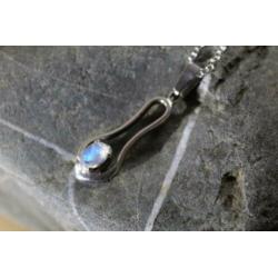 zilveren hanger met ketting , elegant