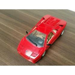 LAMBORGHINI DIABLO rood 1:18 Merk POLISTIL TONKA