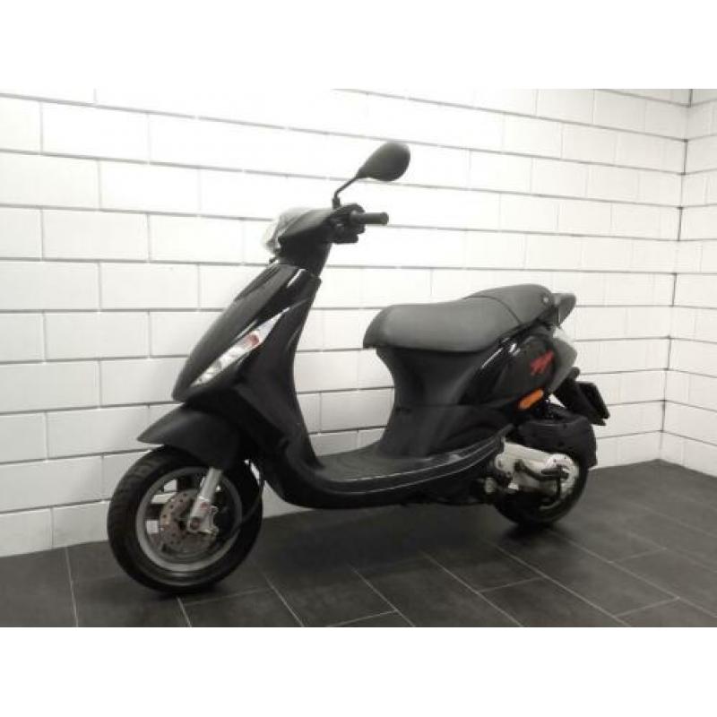 Piaggio Zip / 4Takt / SNOR / Schadevrij / Keurige Scooter