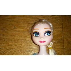 (barbie) pop van frozen: Elsa