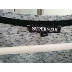 Superstar: long shirt te gebruiken maat 38. De kleur is zac