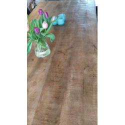 Mooie grote industriële eettafel. Mango hout 220x100 cm