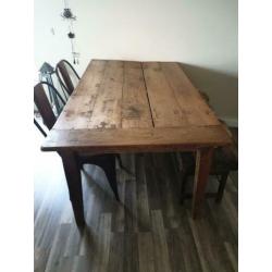 Houten tafel te koop schuine zijkant