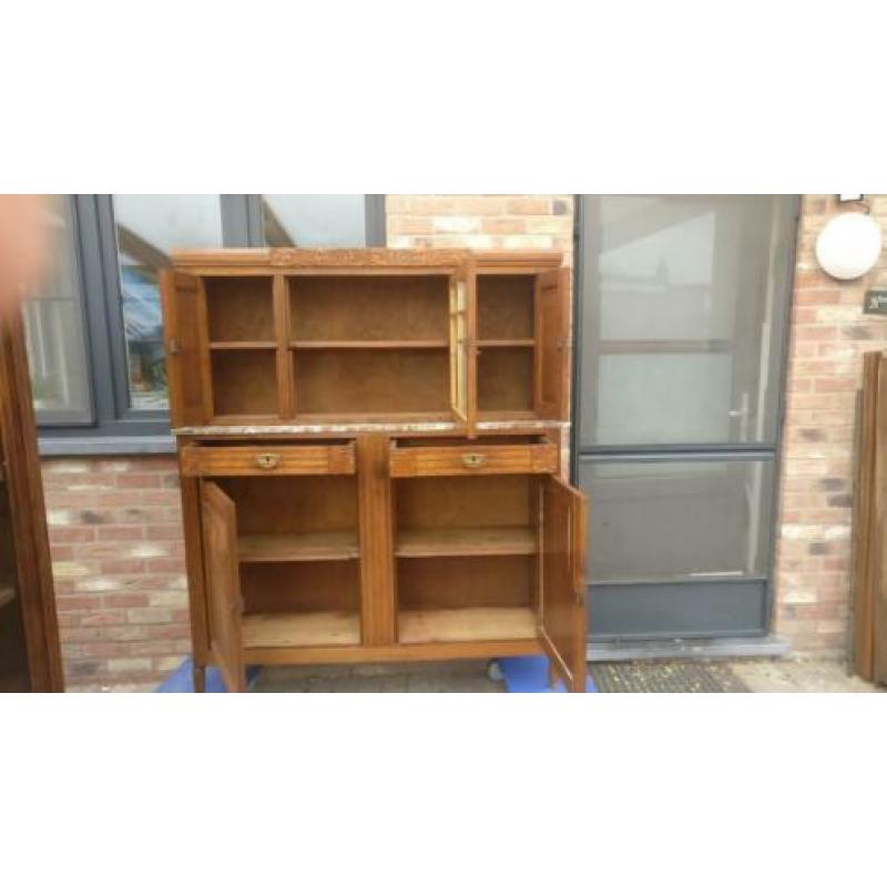 Oude buffetkast dressoir met meerdere mogelijkheden