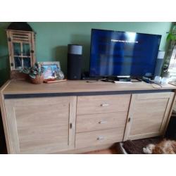Dressoir. 89 * 196,5 * 59