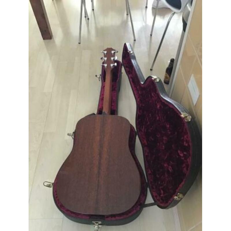 Taylor 510 uit 1998