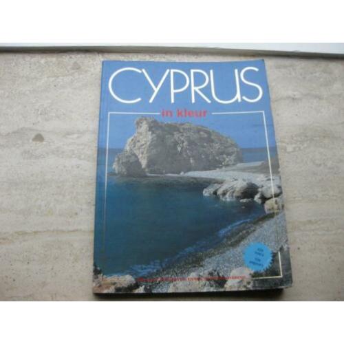 reisgids Cyprus in kleur met prachtige foto's. 128 blz. (2).