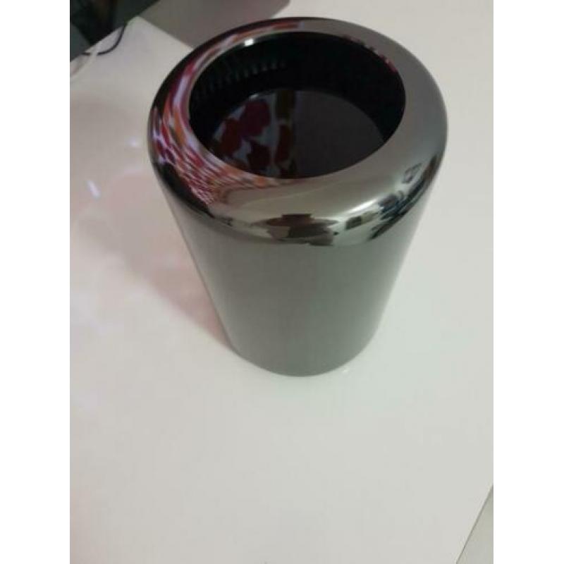 Apple Mac pro late 2013
