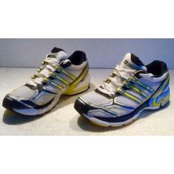 ADIDAS HARDLOOP / (SPORT) SCHOENEN, WIT maat 37,5